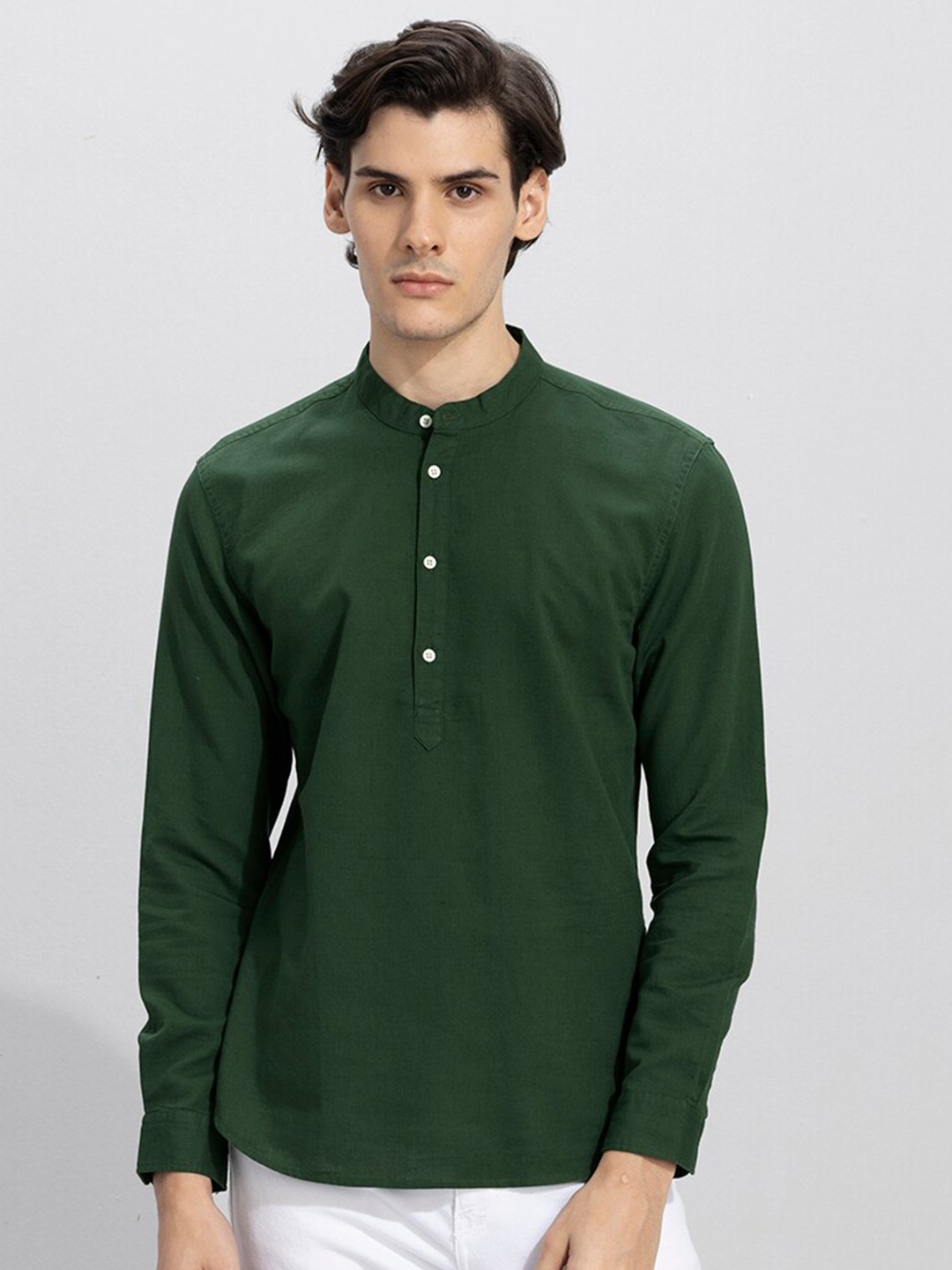 

Snitch Green Classic Slim Fit Opaque Linen Casual Shirt