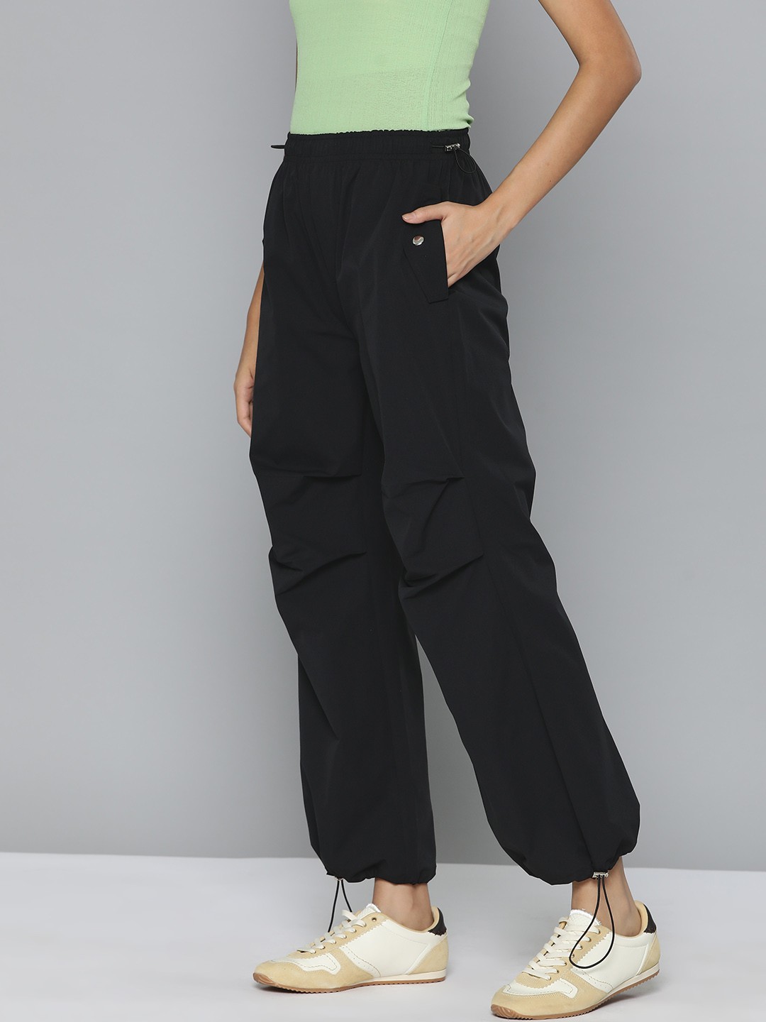 

VividArtsy Women Relaxed Loose Fit Safari Parachute Joggers, Black