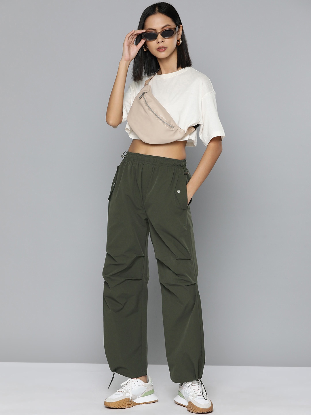 

VividArtsy Women Relaxed Loose Fit Safari Parachute Joggers, Olive