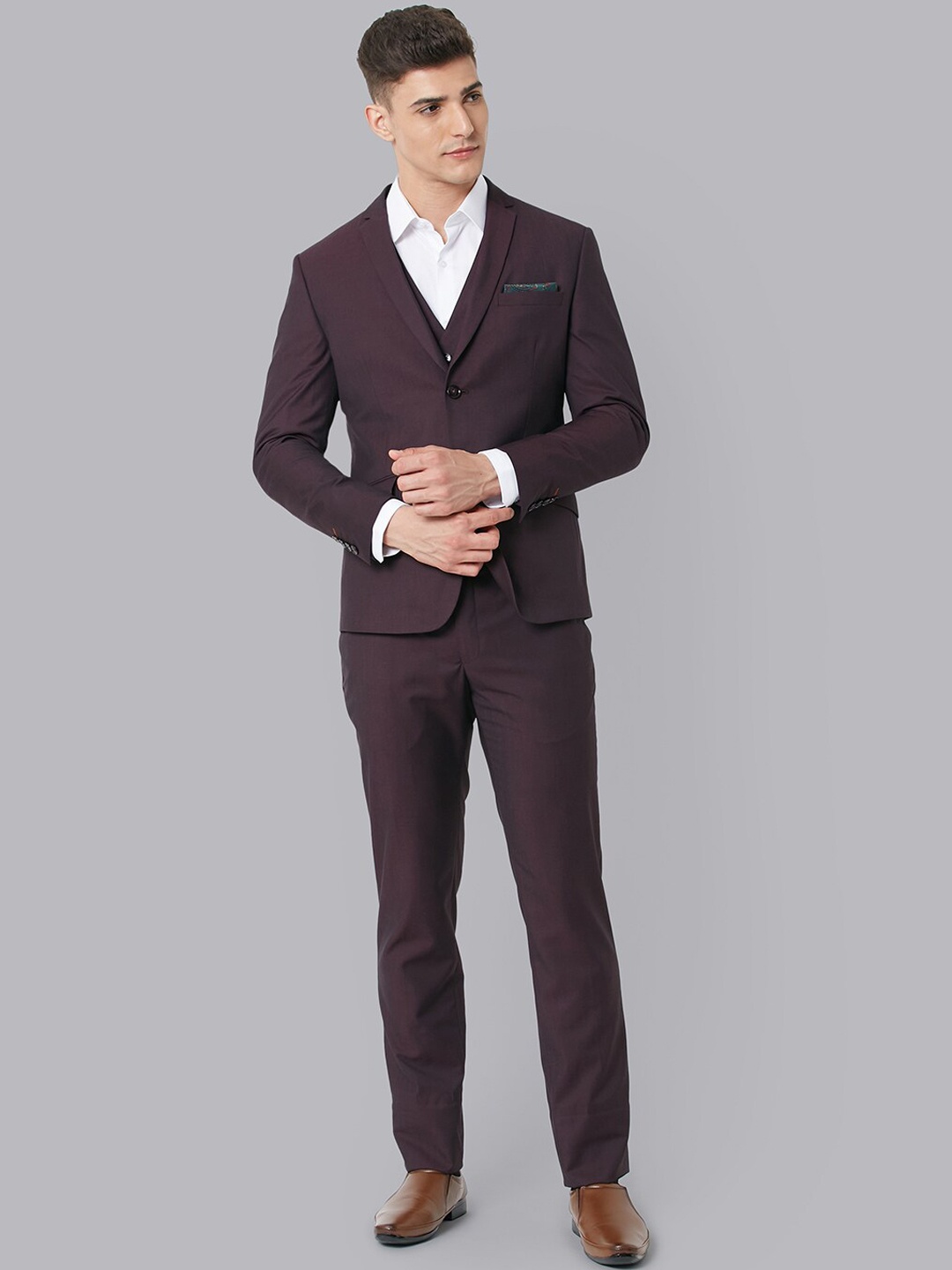 

V Dot Men Slim-Fit Single-Breasted Three-Piece Formal Suit, Brown