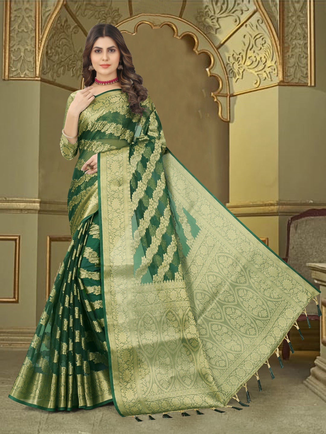 

PERFECT WEAR Floral Woven Design Zari Organza Banarasi Saree, Green