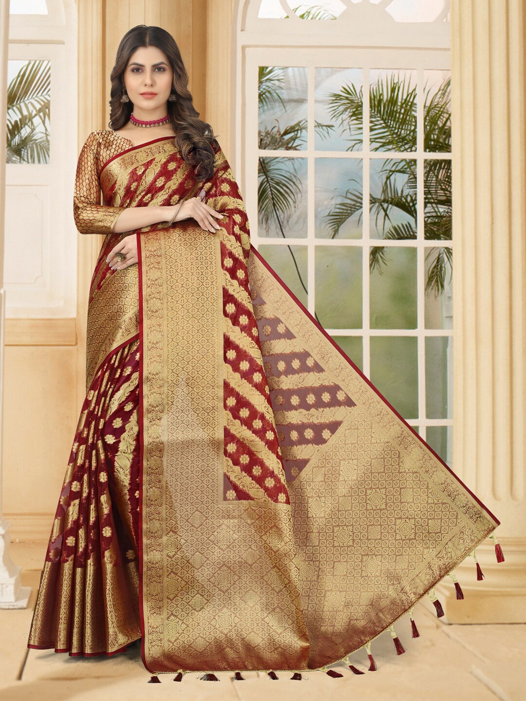 

PERFECT WEAR Floral Woven Design Zari Organza Banarasi Saree, Maroon