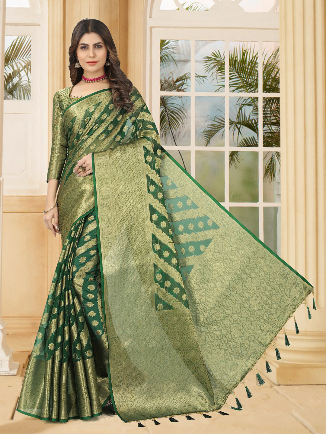 

PERFECT WEAR Floral Woven Design Zari Organza Banarasi Saree, Green