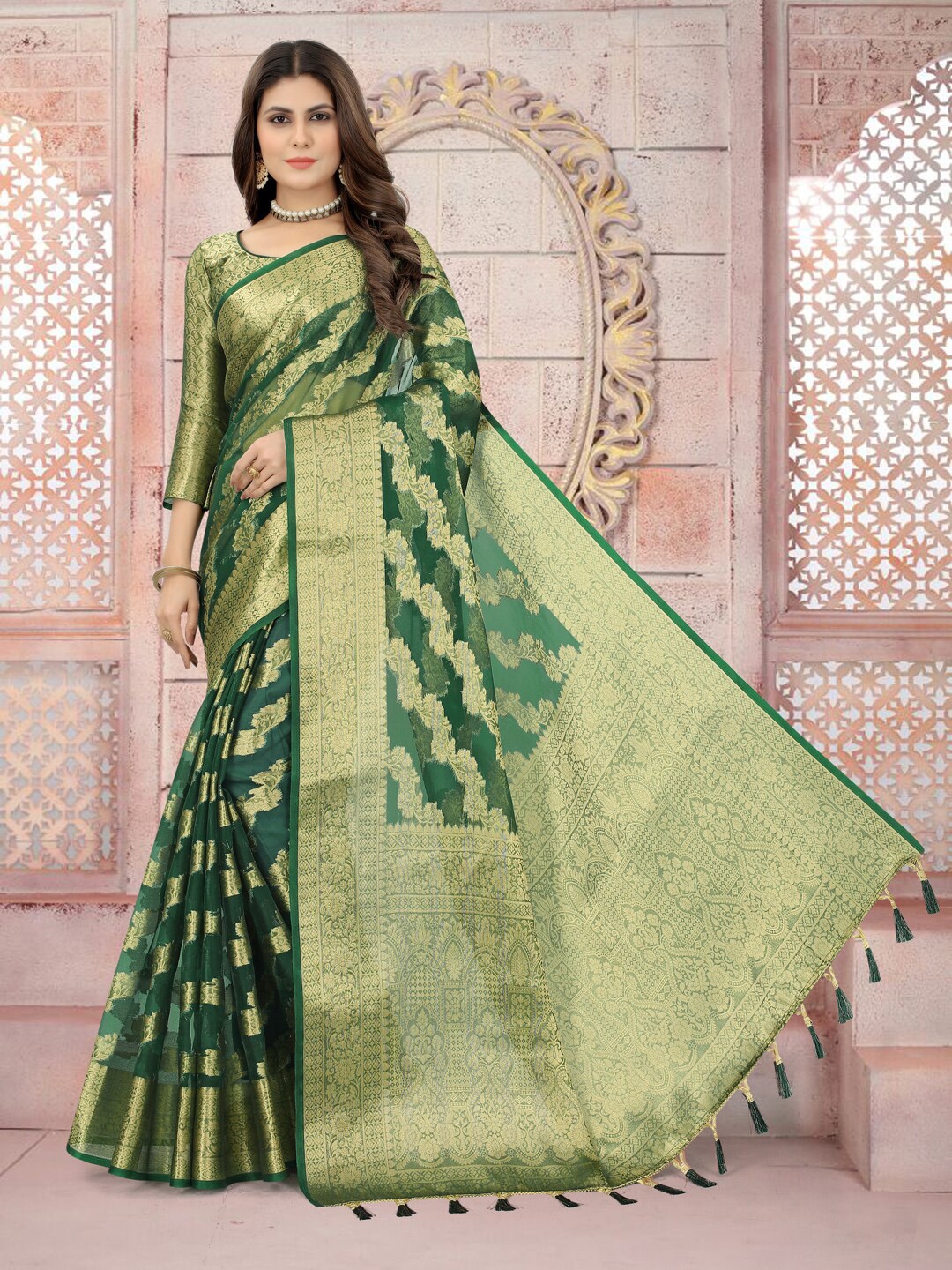 

PERFECT WEAR Floral Woven Design Zari Organza Banarasi Saree, Green