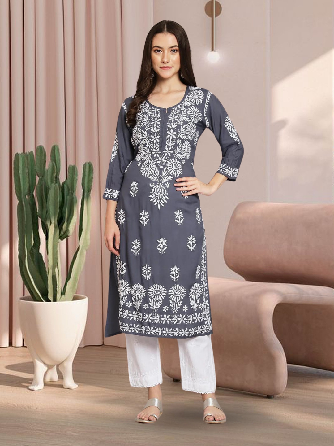 

PARAMOUNT CHIKAN Ethnic Motifs Chikankari Embroidered Kurta, Grey