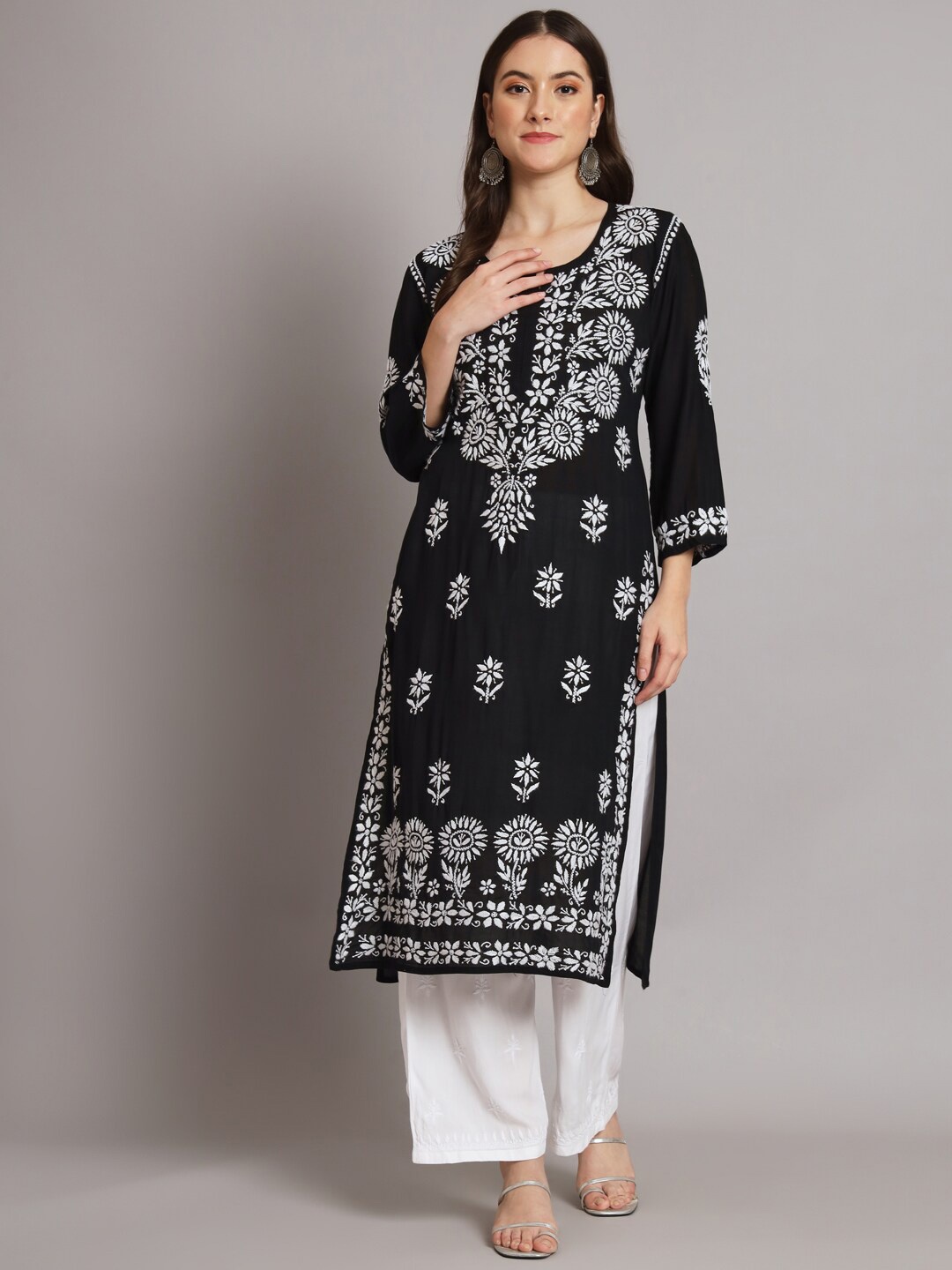 

PARAMOUNT CHIKAN Ethnic Motifs Chikankari Embroidered Kurta, Black