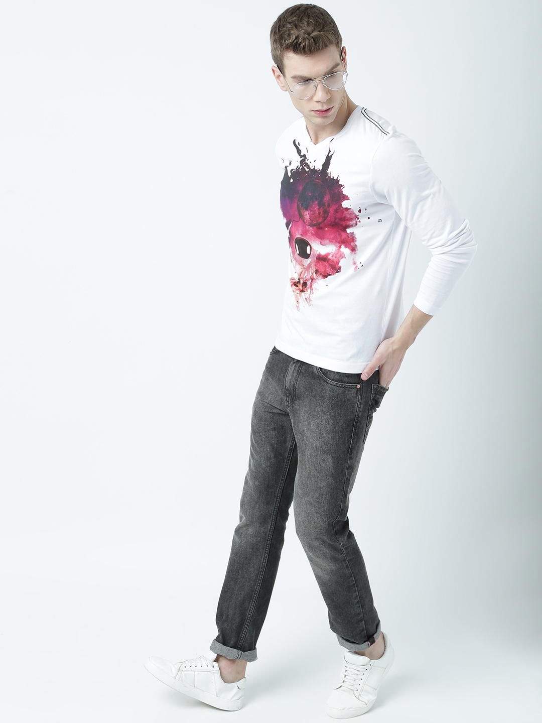 

Huetrap Men White Printed V-Neck T-shirt