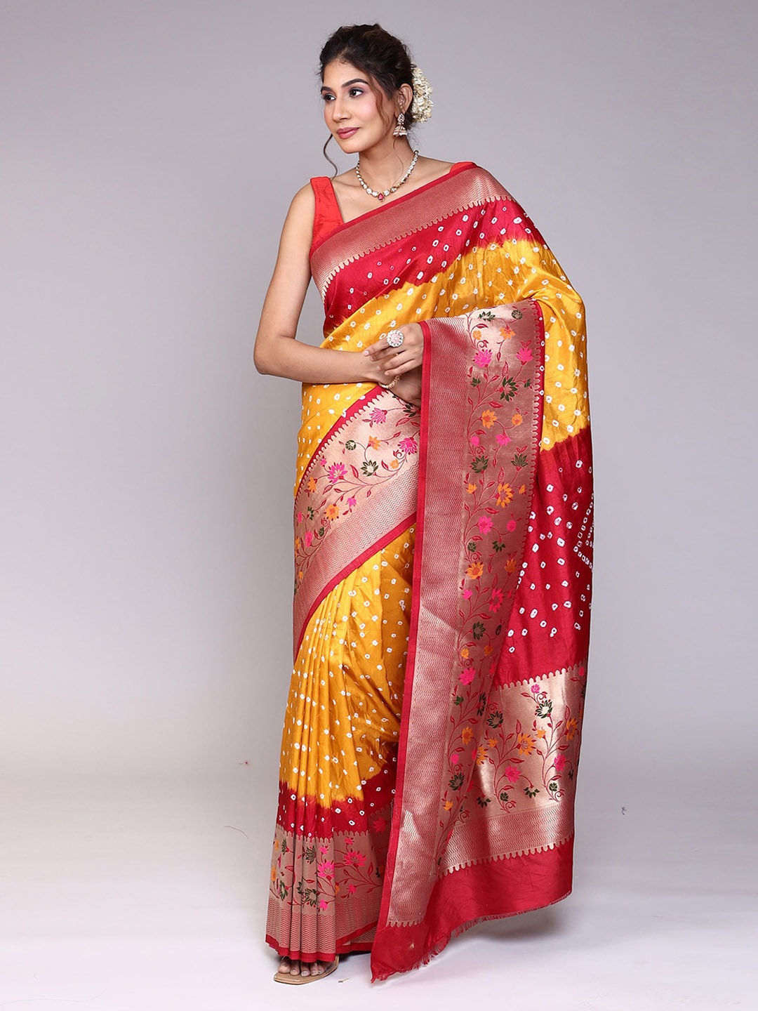 

ZARI Printed Pure Silk Bandhani Handloom Saree, Gold