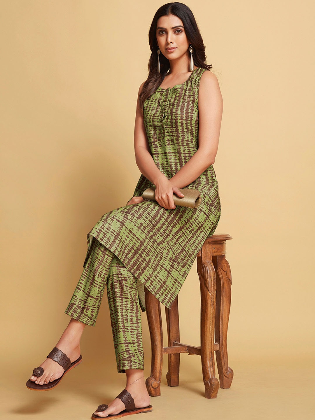 

Sangria Olive Green Tie & Dye Printed Cotton Straight Kurta & Trouser