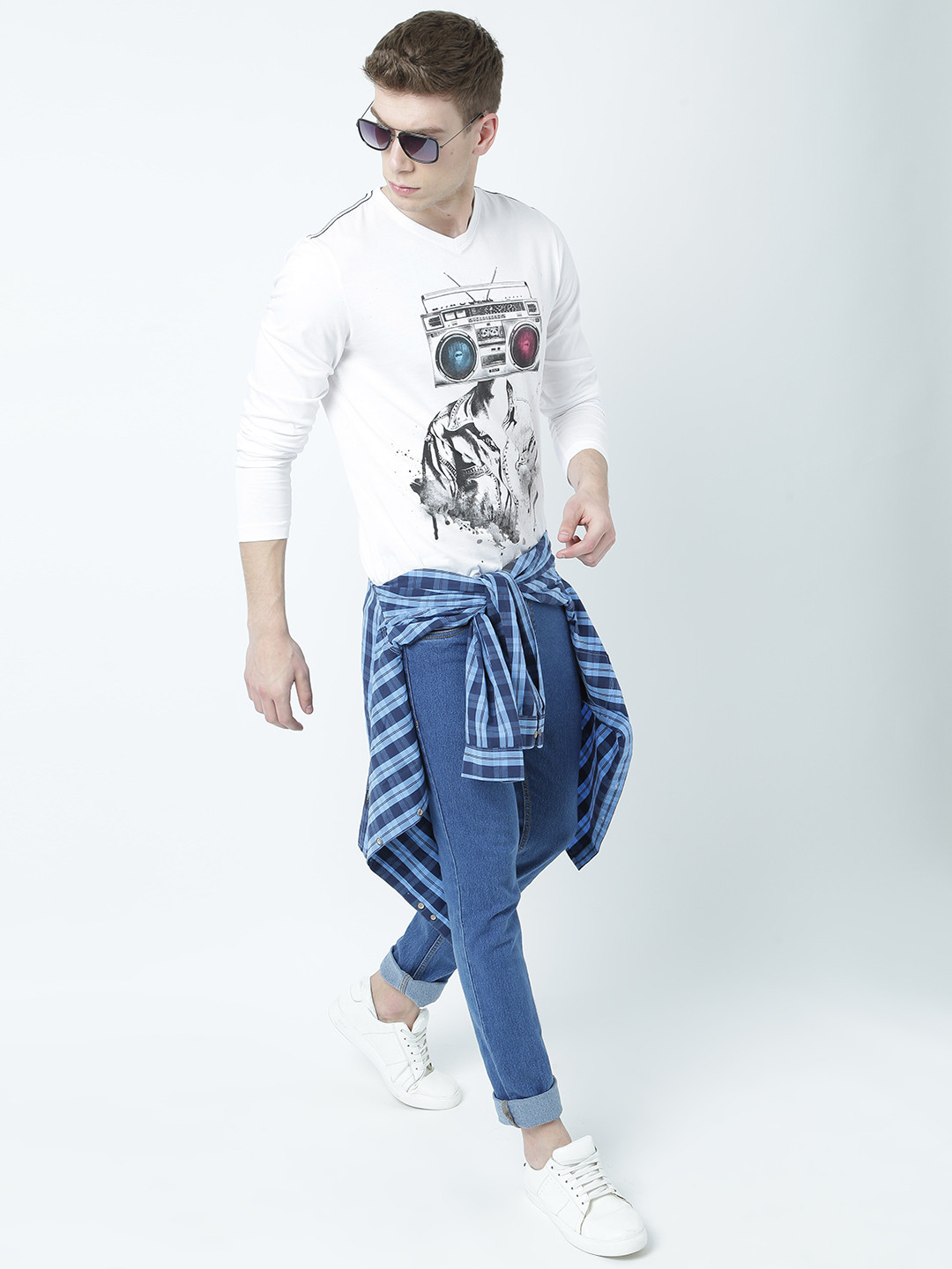 

Huetrap Men White Printed V-Neck T-shirt