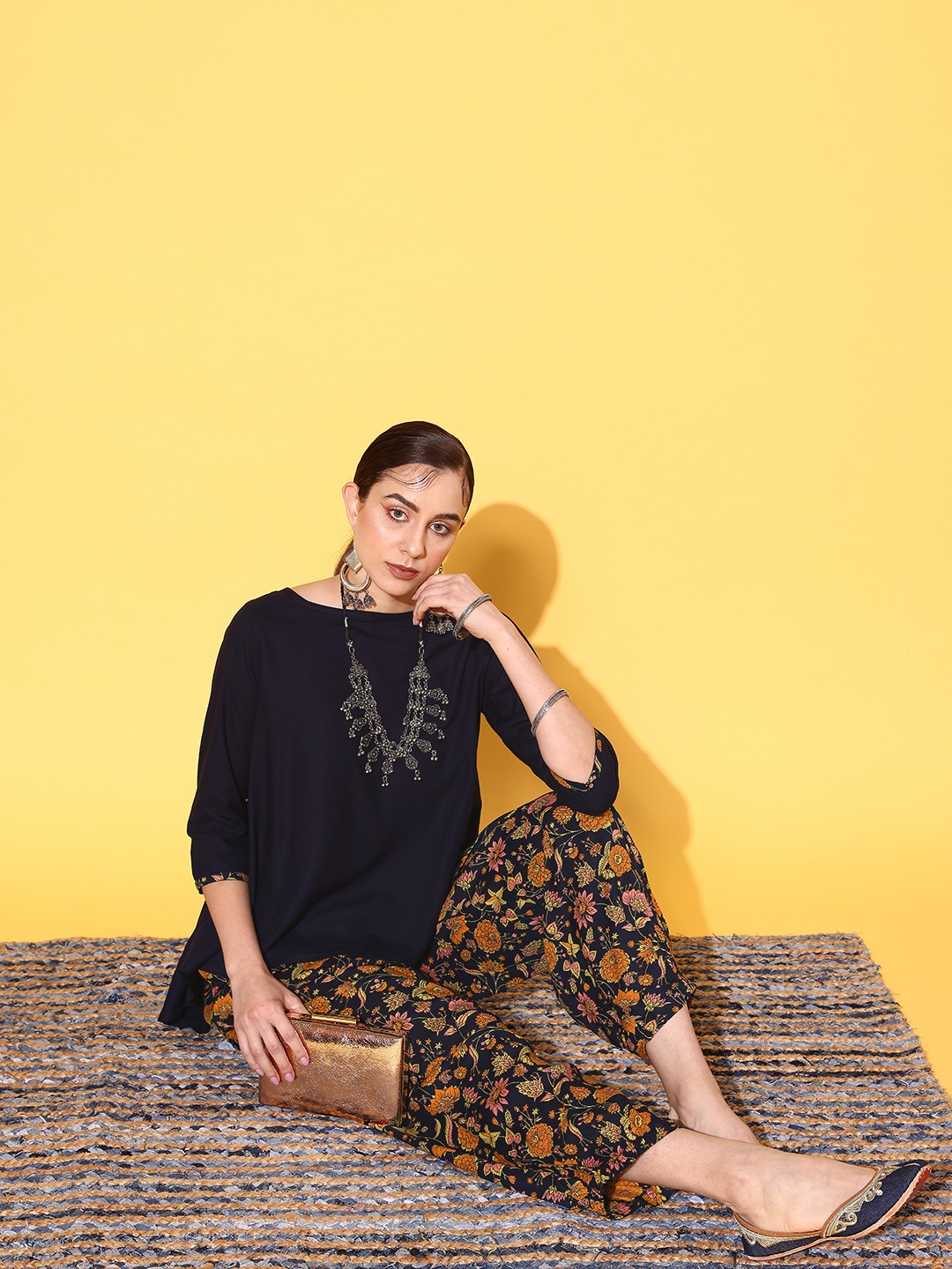 

Sangria High-Low Hem Top With Printed Trousers, Navy blue
