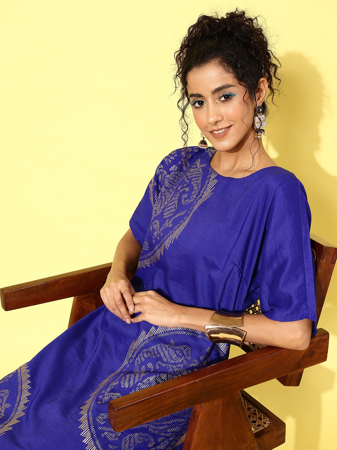 

Sangria Women Ethnic Motifs Foil Printed Kurta, Blue