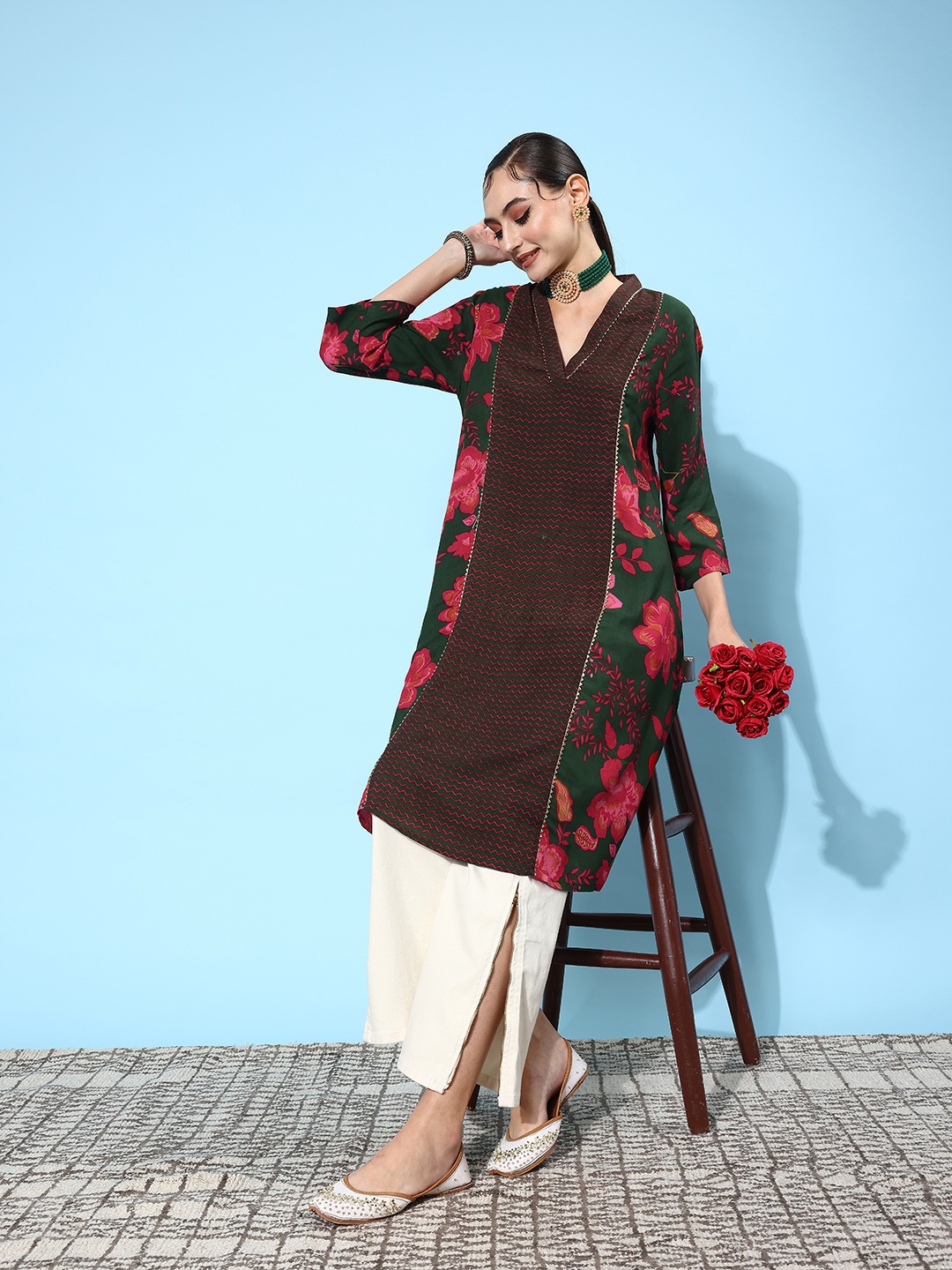 

Sangria Floral Printed Flared Sleeves A-Line Kurta, Green
