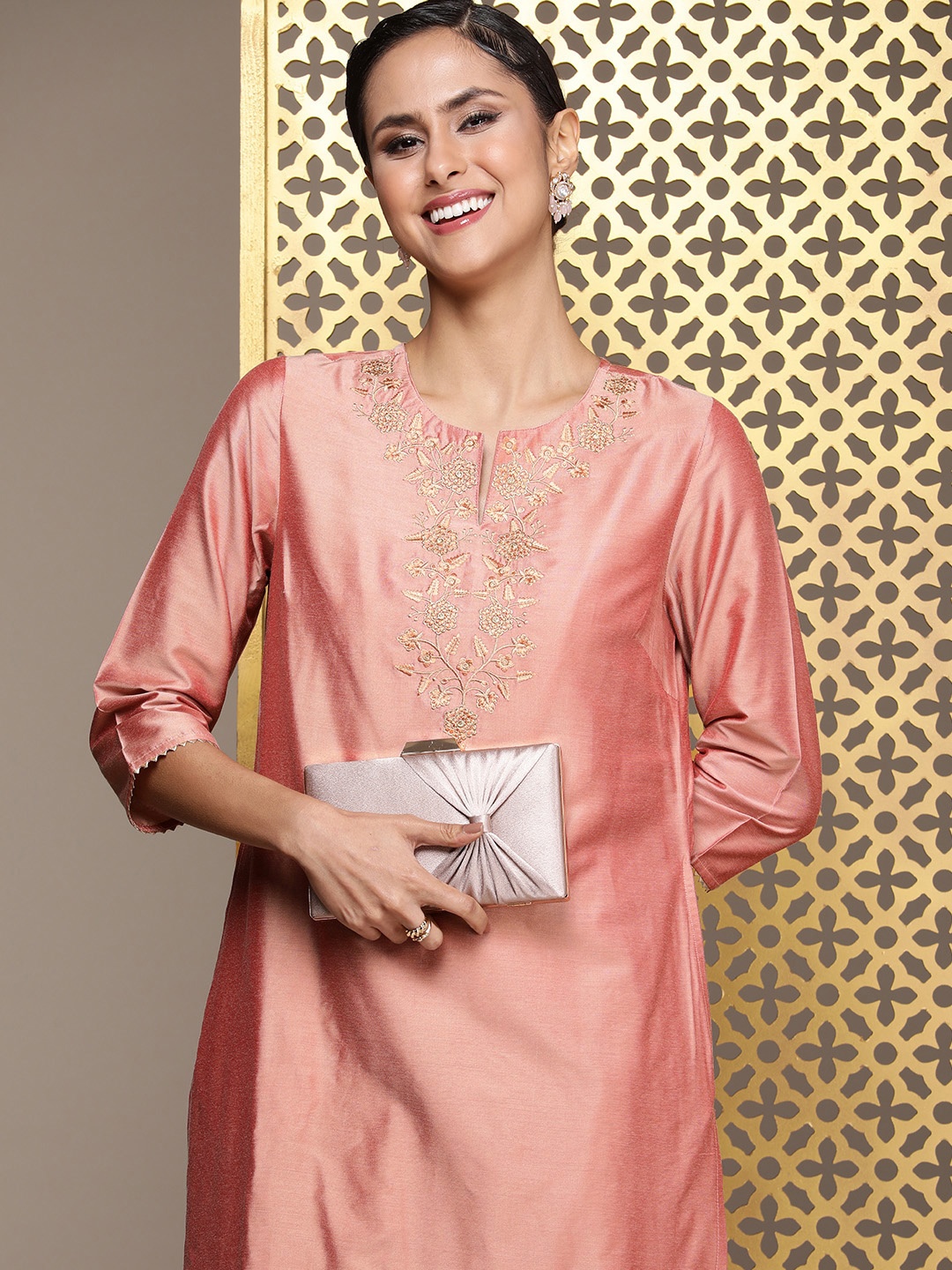 

House of Pataudi Ethnic Motifs Embroidered Straight Jashn Kurta, Peach