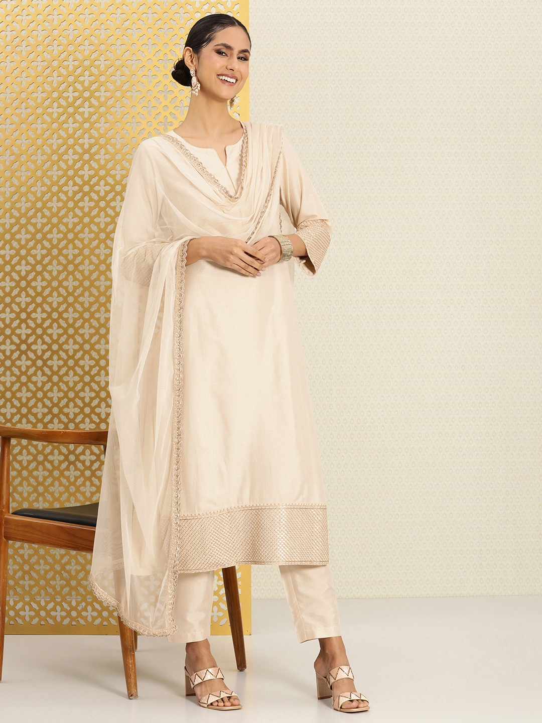 

House of Pataudi Women Regular Sequined Jashn Kurta With Trousers & Dupatta, Beige