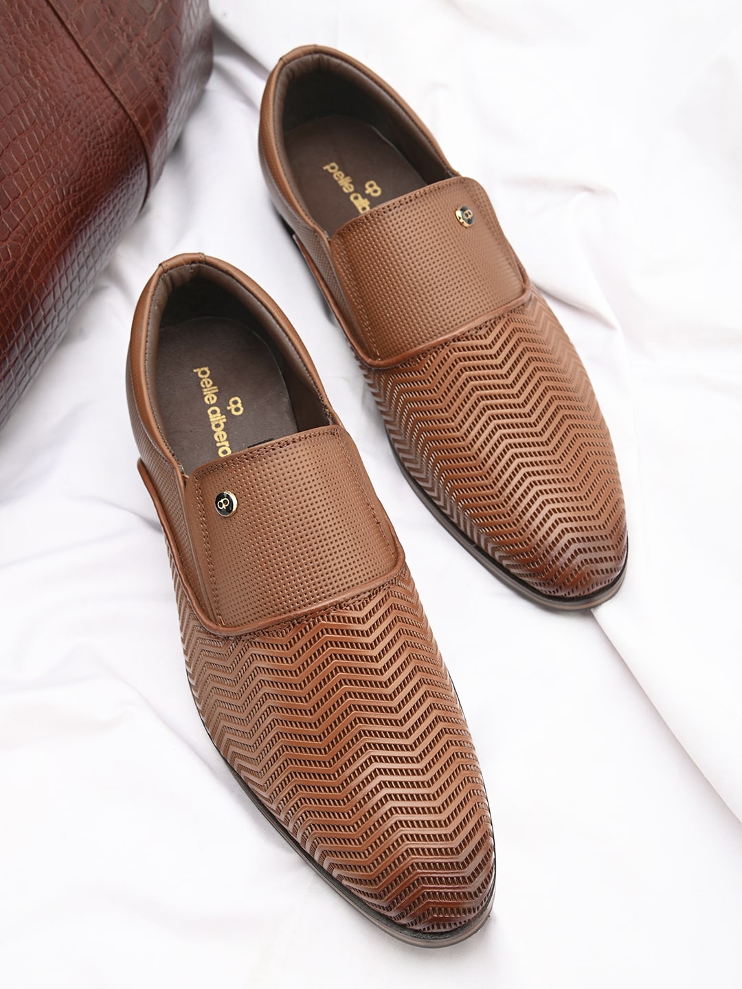 pelle albero Men Textured Leather Formal Slip-On Shoes, Tan