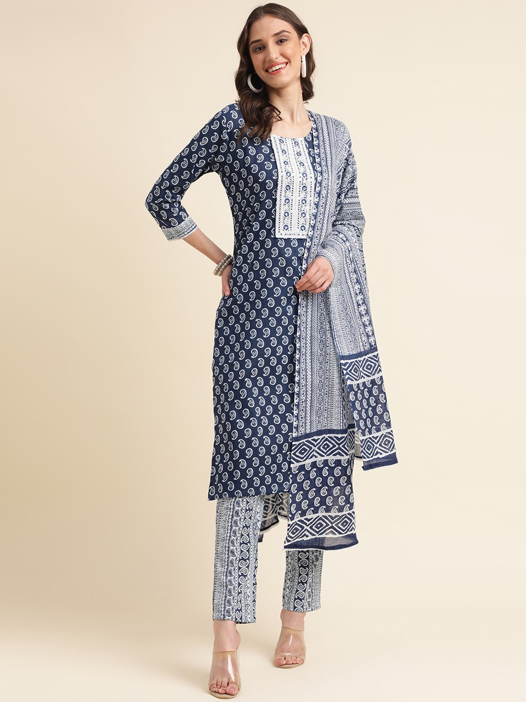 

Sangria Blue & White Floral Printed Pure Cotton Straight Kurta With Trouser & Dupatta