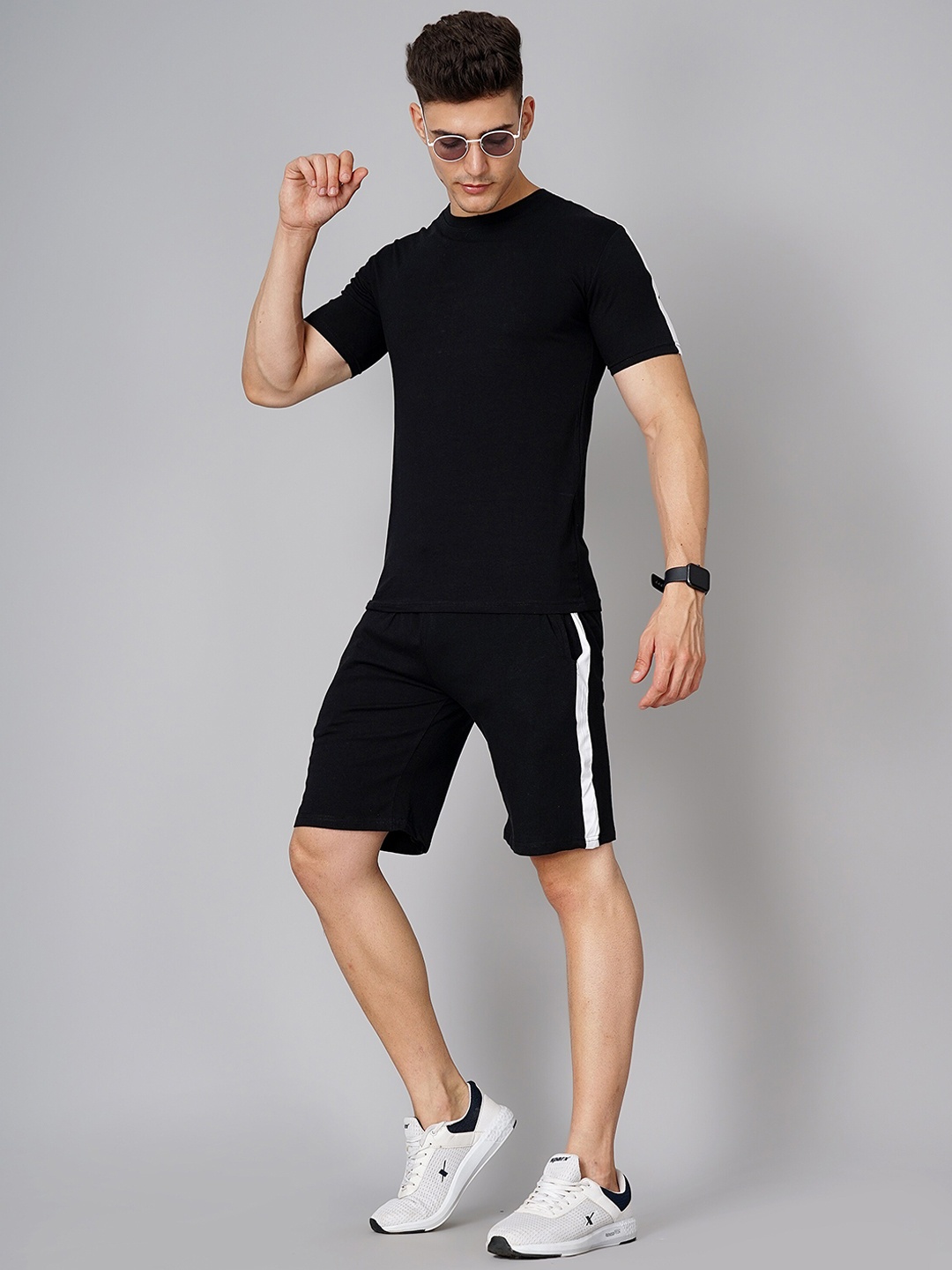 

MADSTO Colourblocked Pure Cotton T-Shirt With Shorts, Black