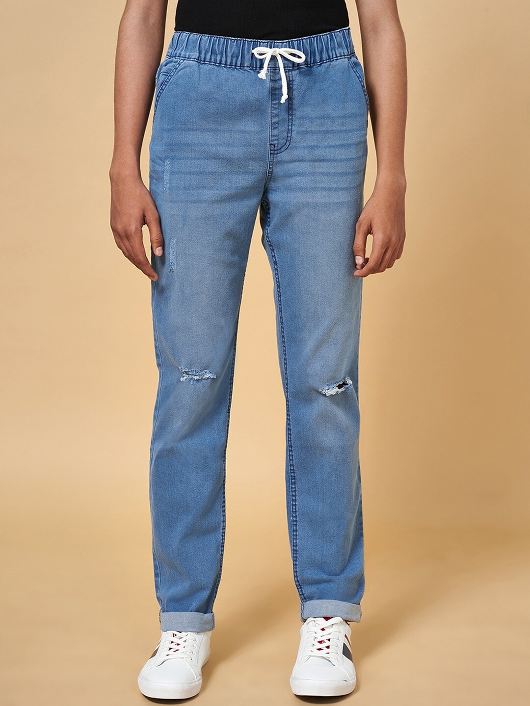 

Coolsters by Pantaloons Boys Tapered Fit Low Distress Light Fade Jeans, Blue