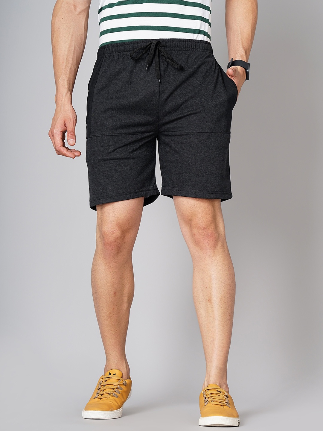 

MADSTO Men Mid Rise Cotton Shorts, Charcoal