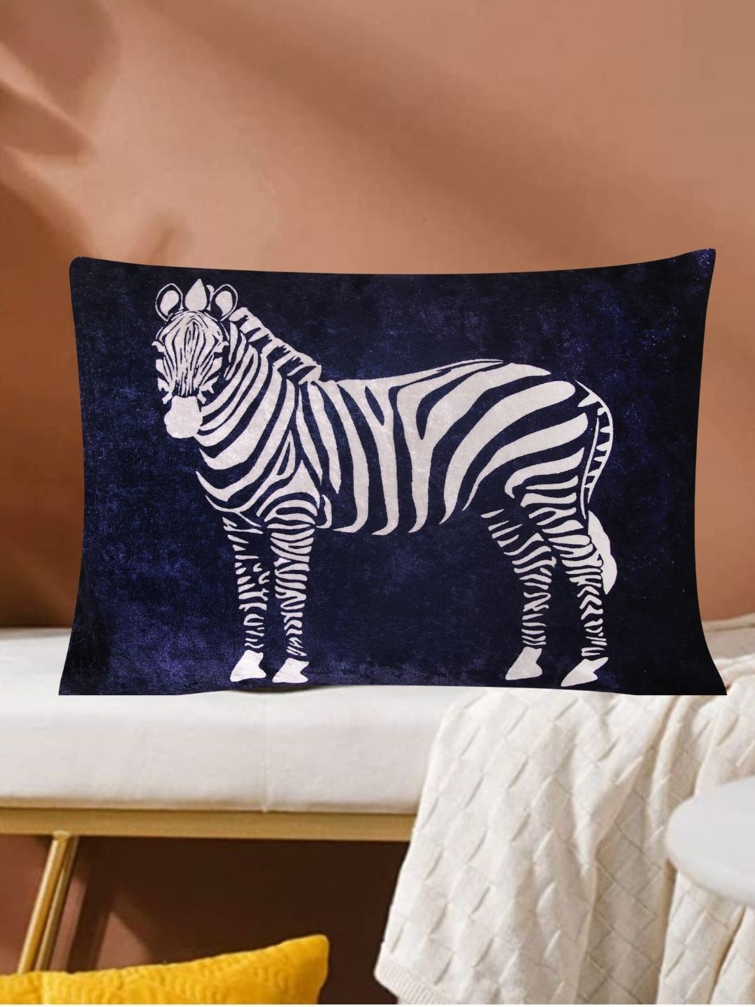 

Tasseled Home Blue & White Abstract Velvet Rectangle Cushion Cover