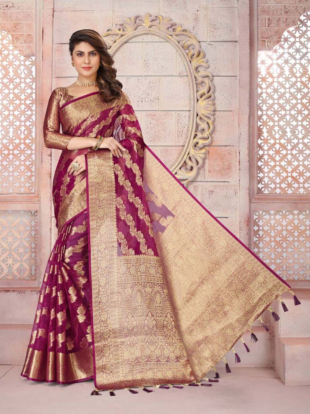 

PERFECT WEAR Woven Design Zari Organza Banarasi Saree, Burgundy