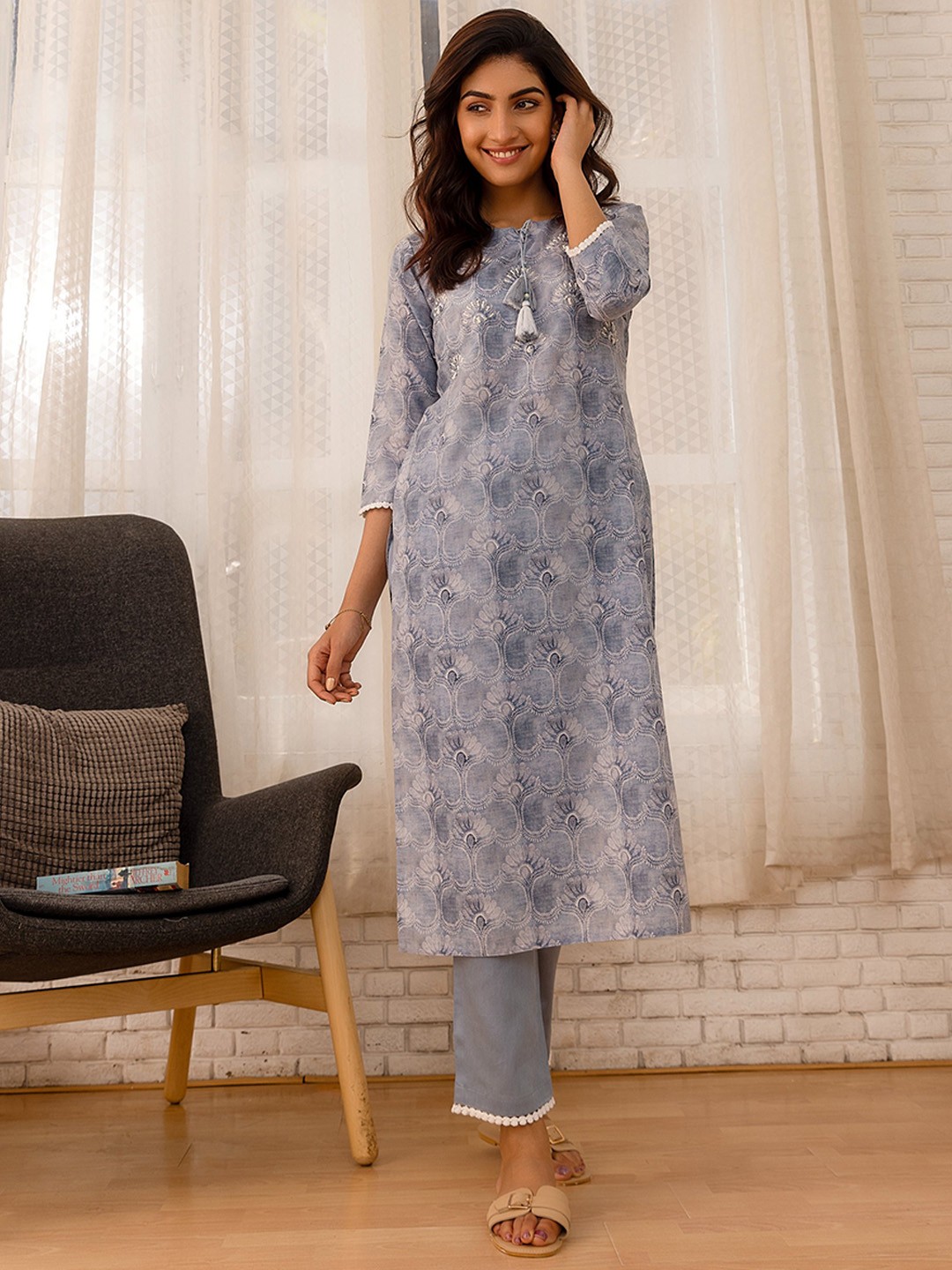 

Sangria Blue Floral Printed Linen Kurta With Trouser & Dupatta