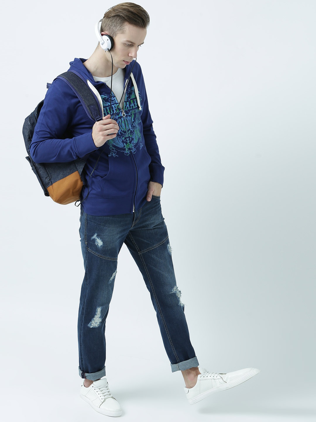 

Huetrap Men Navy Blue Printed Hooded Sweatshirt