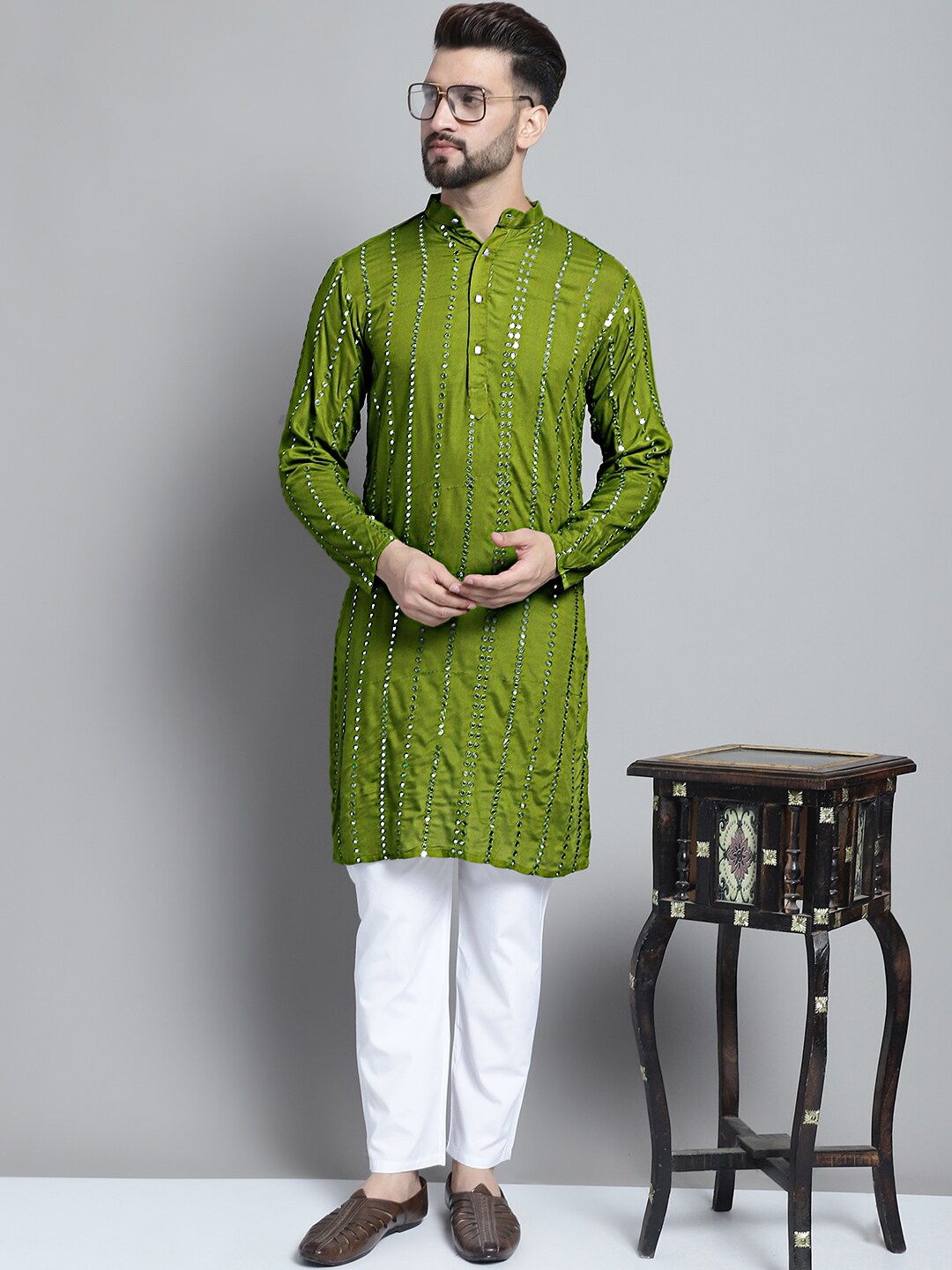 

Jompers Ethnic Motif Mirror Work Embroidered Regular Kurta With Pyjamas, Olive
