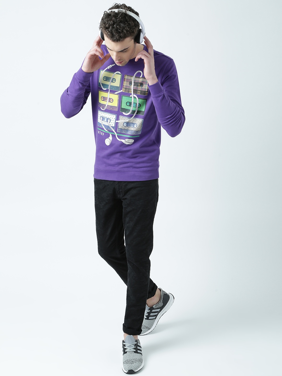 

Huetrap Men Purple Printed Sweatshirt