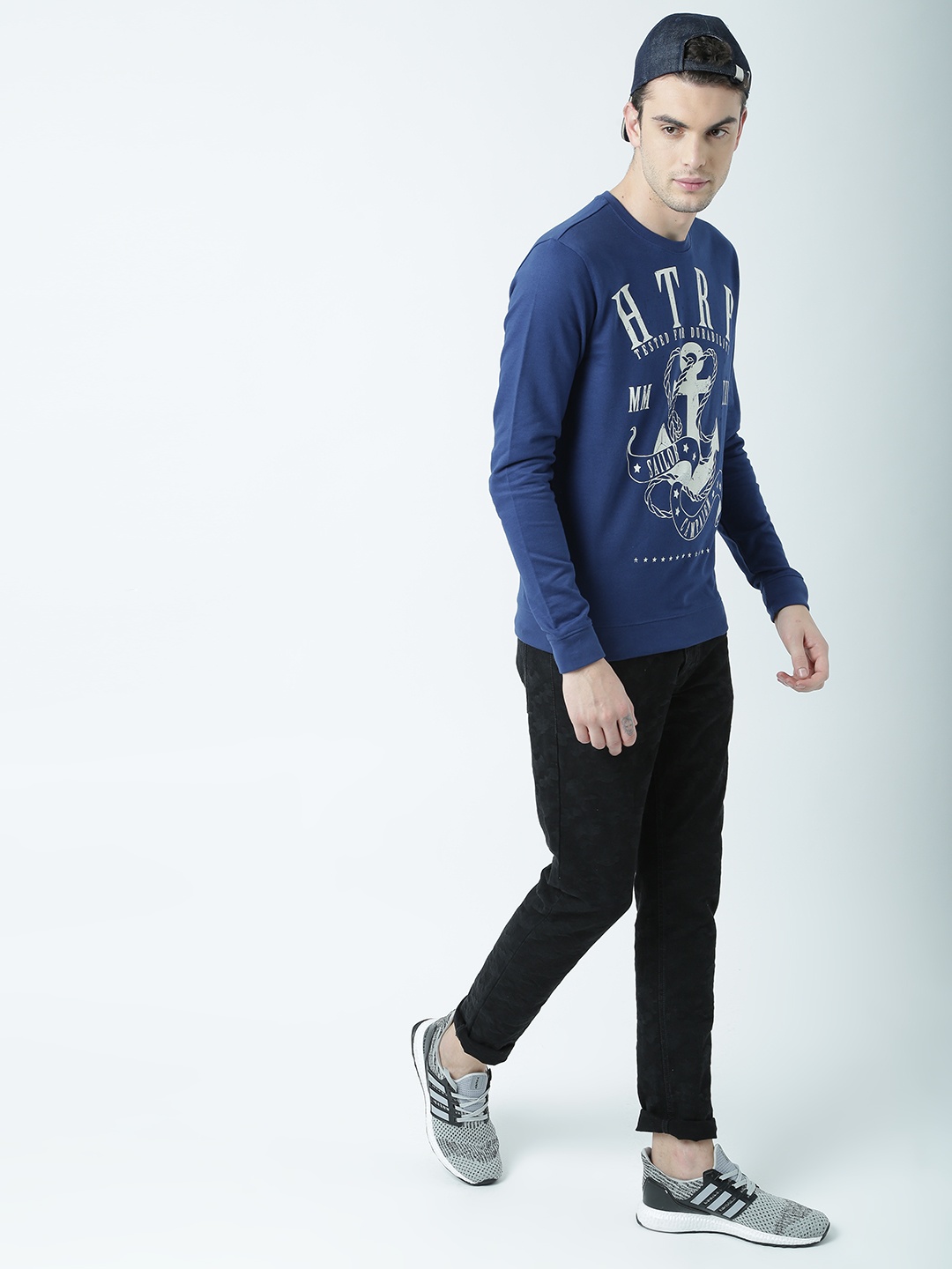 

Huetrap Men Navy Blue Printed Sweatshirt