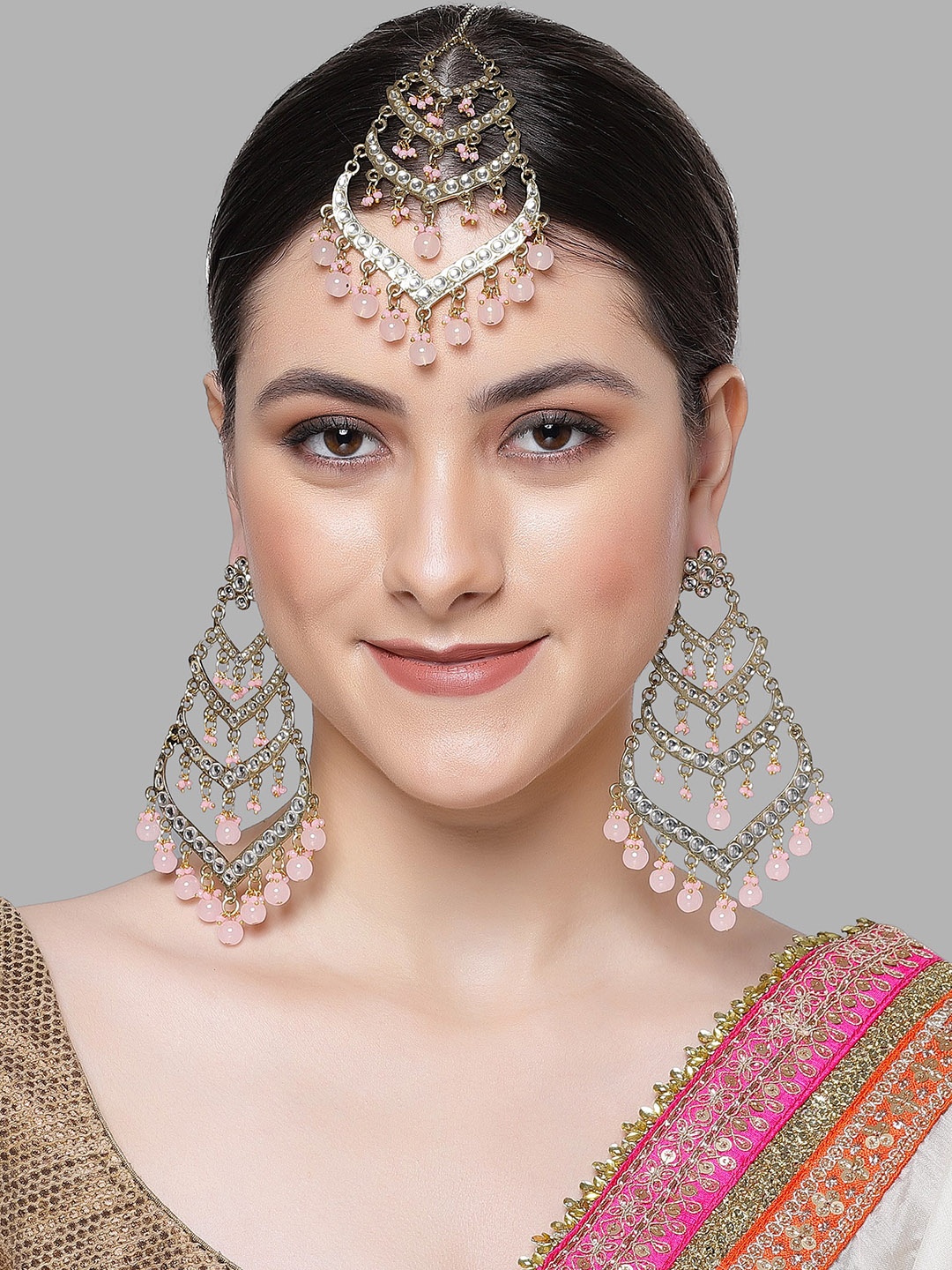

KARATCART Gold-Plated Kundan-Studded & Beaded Earrings With Maangtikka