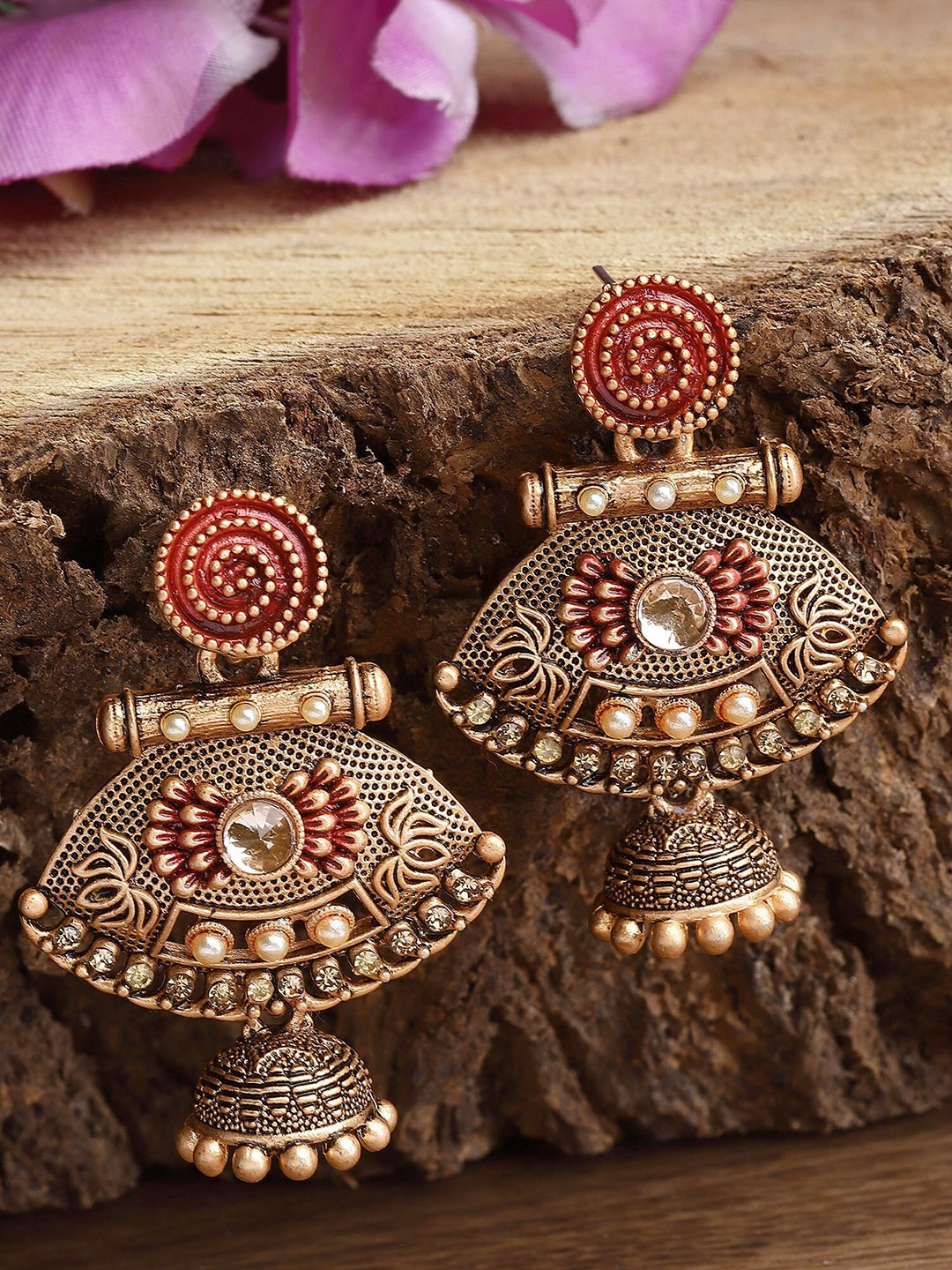 

KARATCART Gold-Plated Contemporary Kundan Drop Earrings