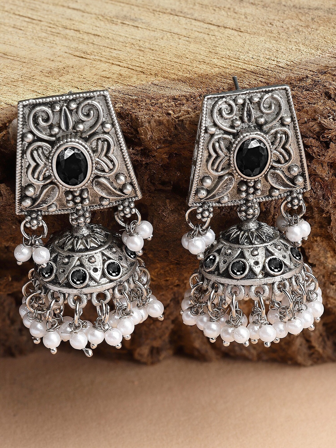 

KARATCART Silver-Plated Dome Shaped Kundan Jhumkas Earrings