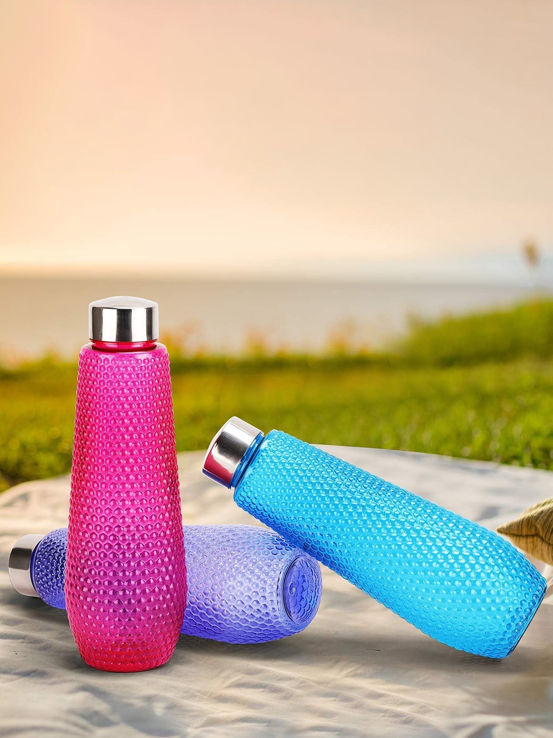 

SOPL-OLIVEWARE Pink 3-Pieces Textured Air Tight Water Bottle 1 L Each