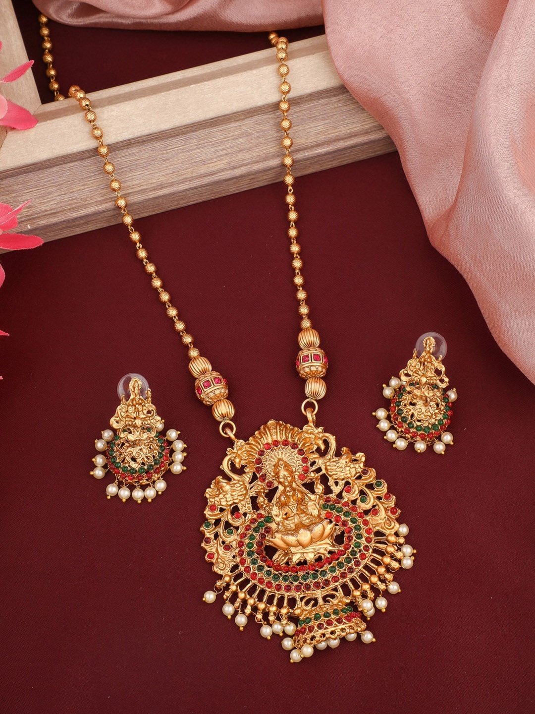 

ROFARWORD Gold-Plated Stone-Studded & Beaded Jewellery Set