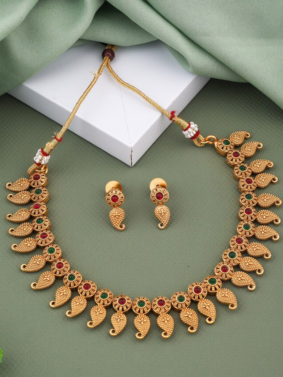 

ROFARWORD Gold Plated & Stone Studded Jewellery Set