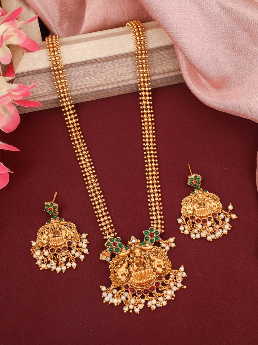 

ROFARWORD Gold-Plated Stone Studded & Beaded Jewellery Set