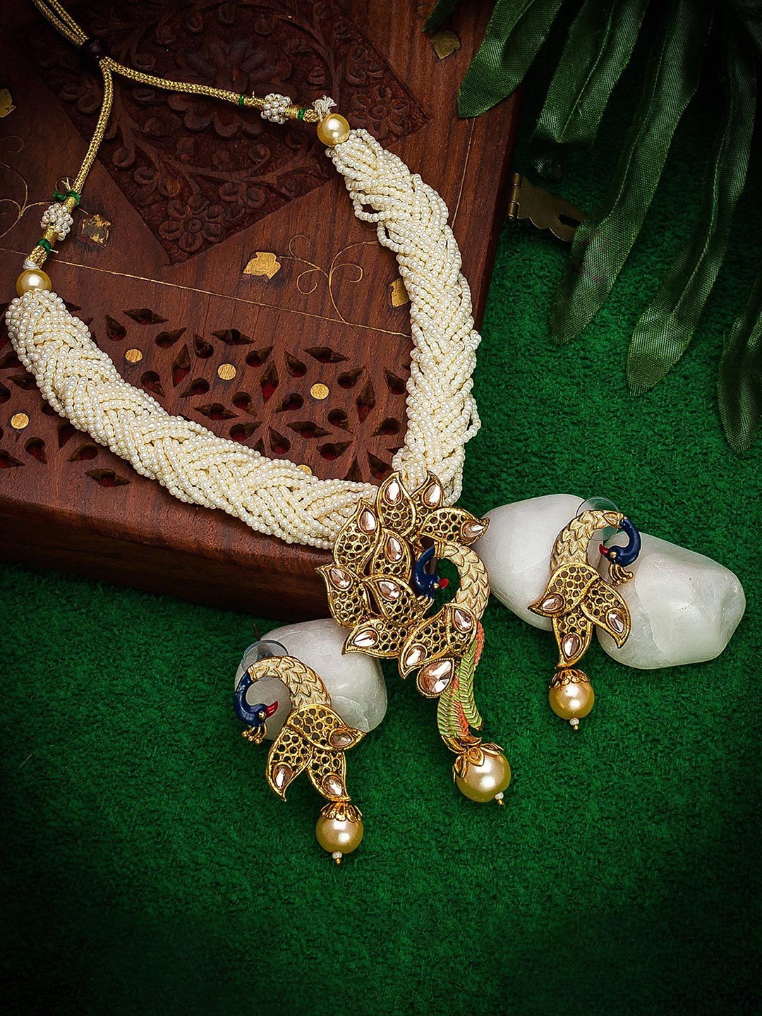 

ROFARWORD Gold-Plated Stone-Studded & Beaded Jewellery Set