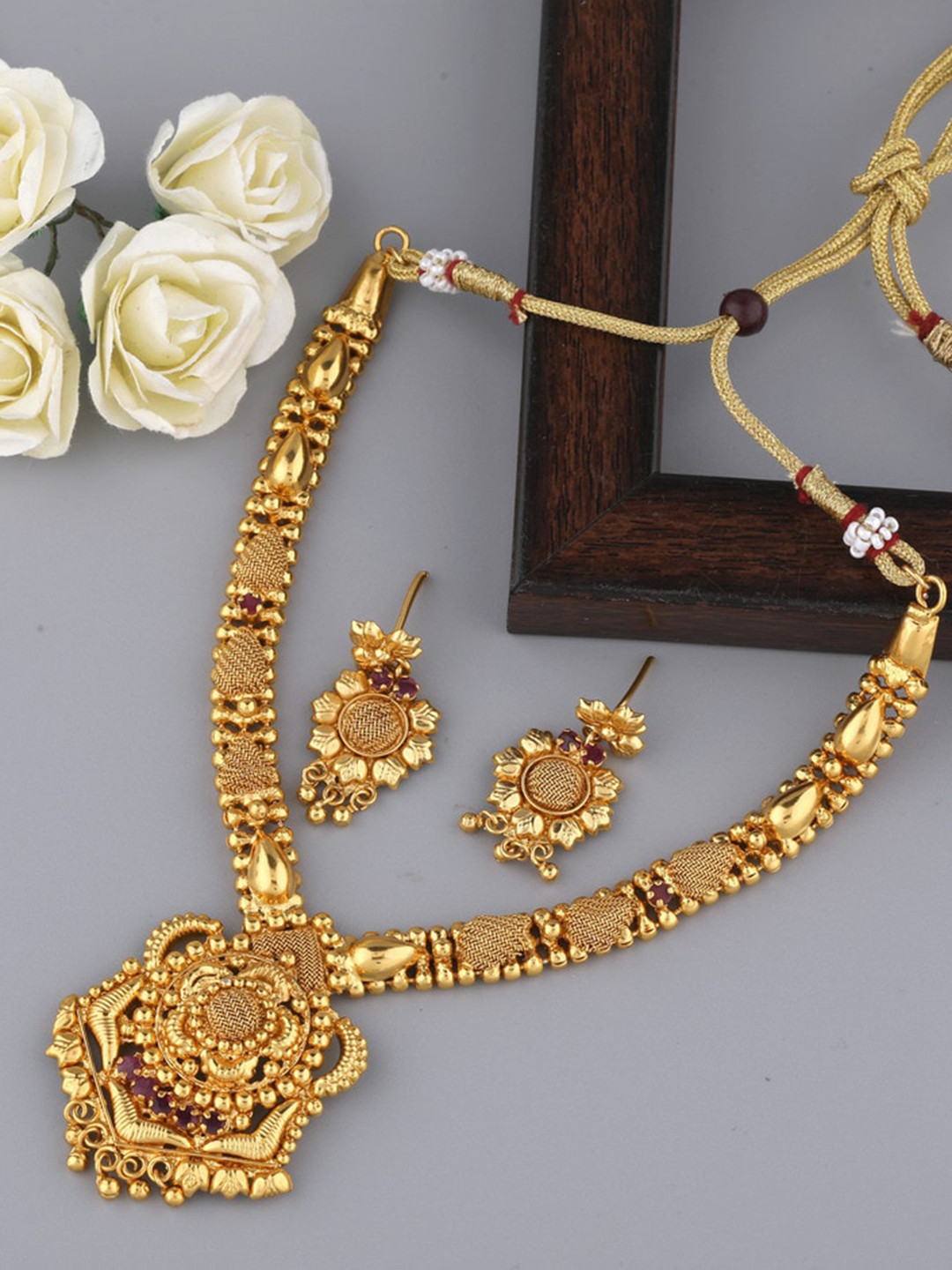 

ROFARWORD Gold-Plated Stone-Studded Jewellery Set