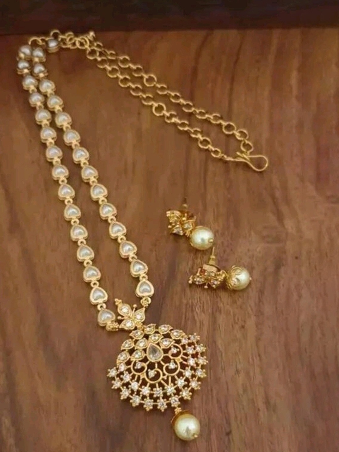 

ROFARWORD Gold Plated & Stone Studded Jewellery Set