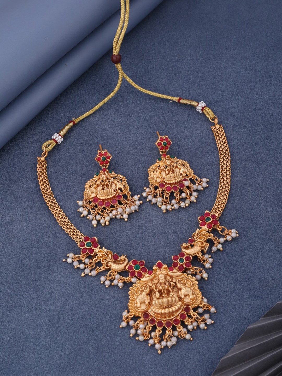 

ROFARWORD Gold-Plated Stone-Studded & Beaded Traditional Necklace & Earrings