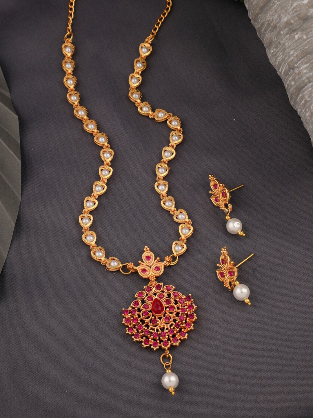 

ROFARWORD Gold-Plated Stone-Studded & Beaded Traditional Necklace & Earrings