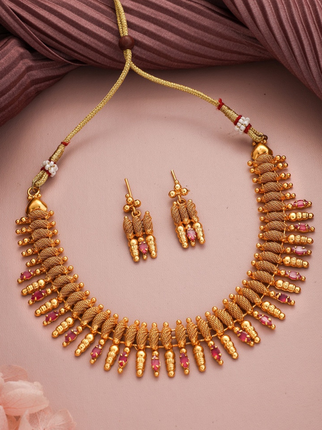 

ROFARWORD Gold-Plated & Stone Studded Necklace & Earrings