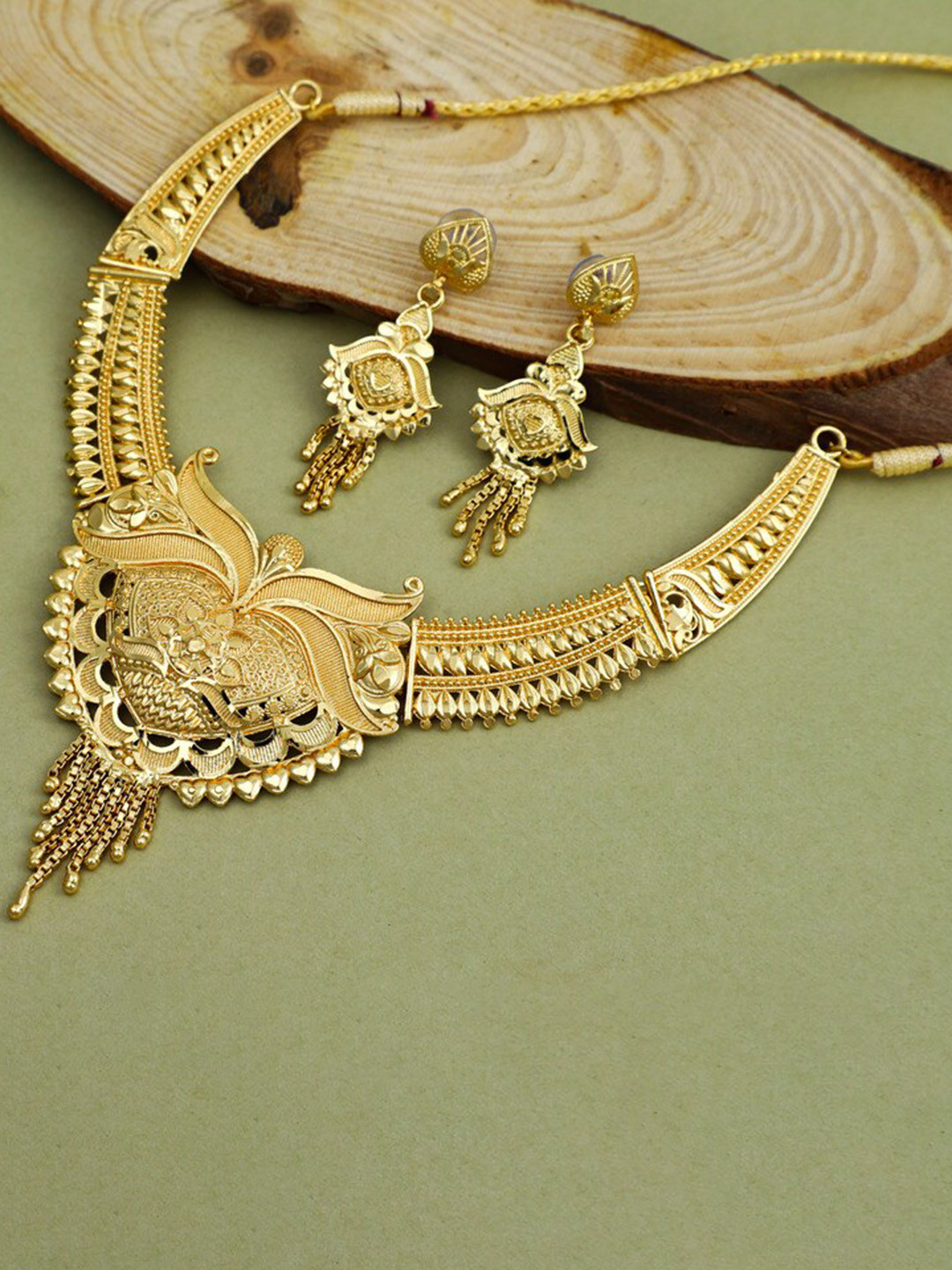 

ROFARWORD Gold-Plated Traditional Necklace & Earrings