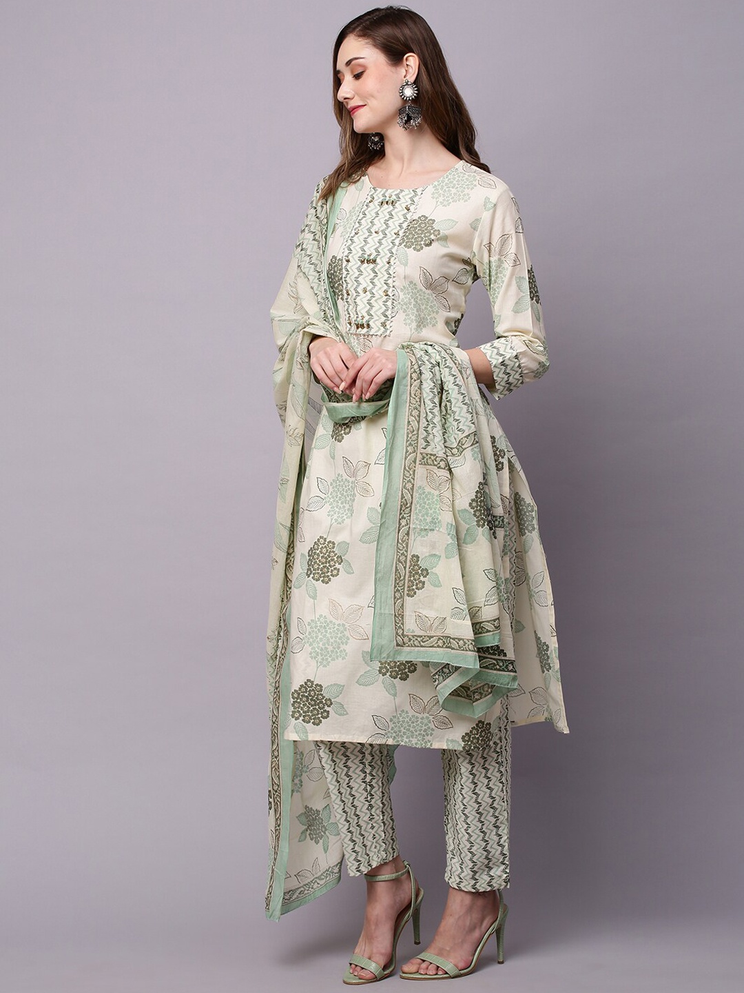 

INDYES Floral Printed Regular Beads and Stones Pure Cotton Kurta & Trousers With Dupatta, Cream