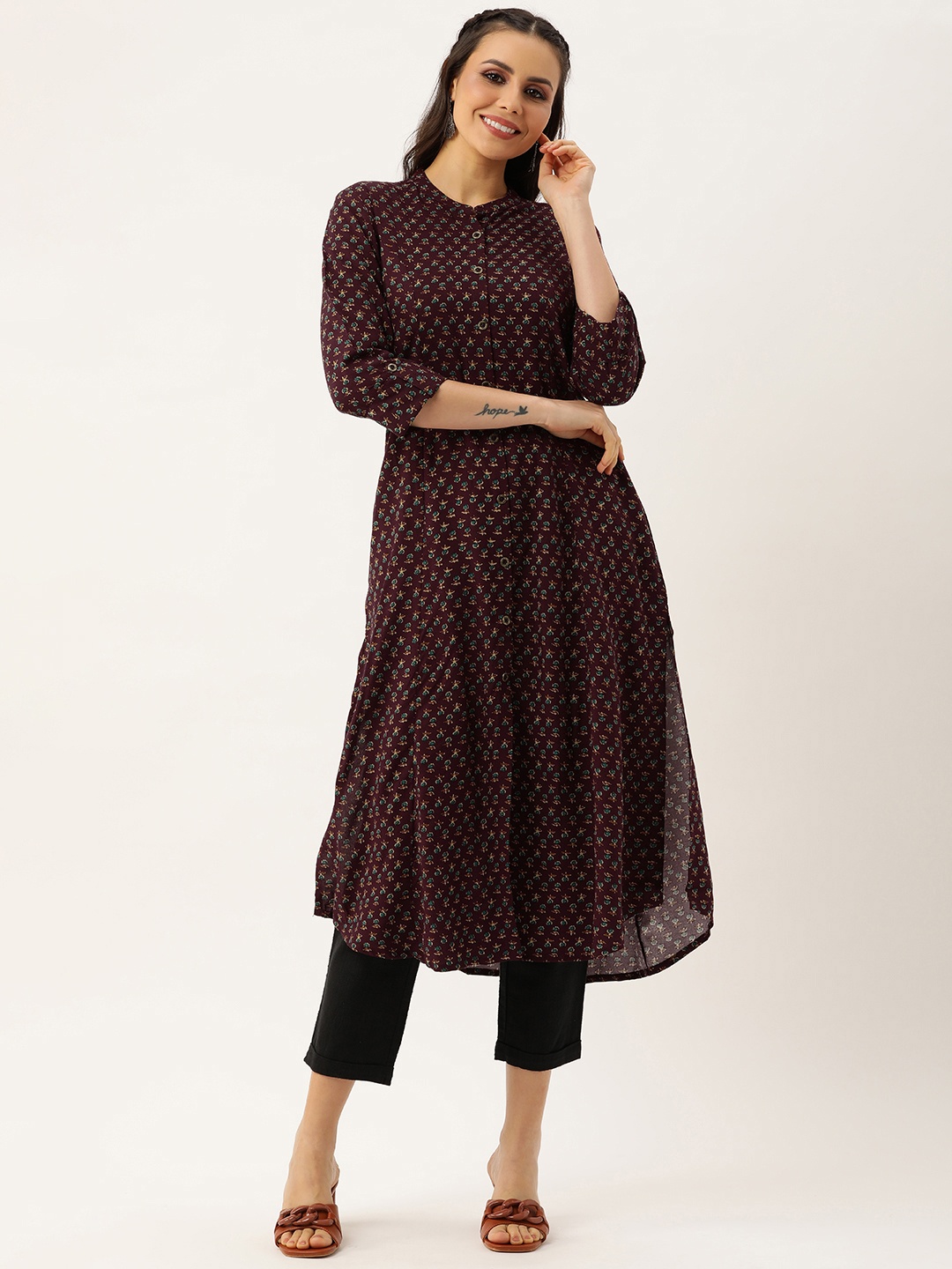 

AMUKTI Abstract Printed Band Collar Roll-Up Sleeves Kurta, Burgundy
