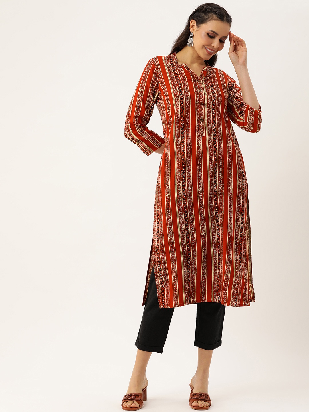 

AMUKTI Ethnic Motifs Printed Mandarin Collar Kurta, Rust