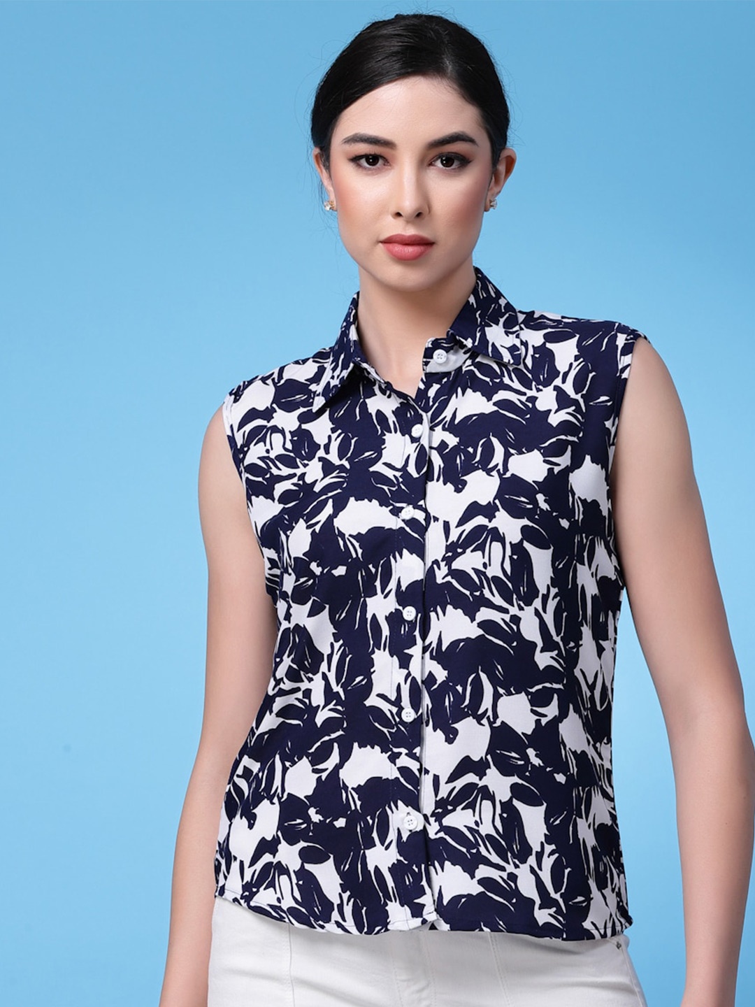 

Oomph! Standard Floral Printed Sleeveless Casual Shirt, Navy blue