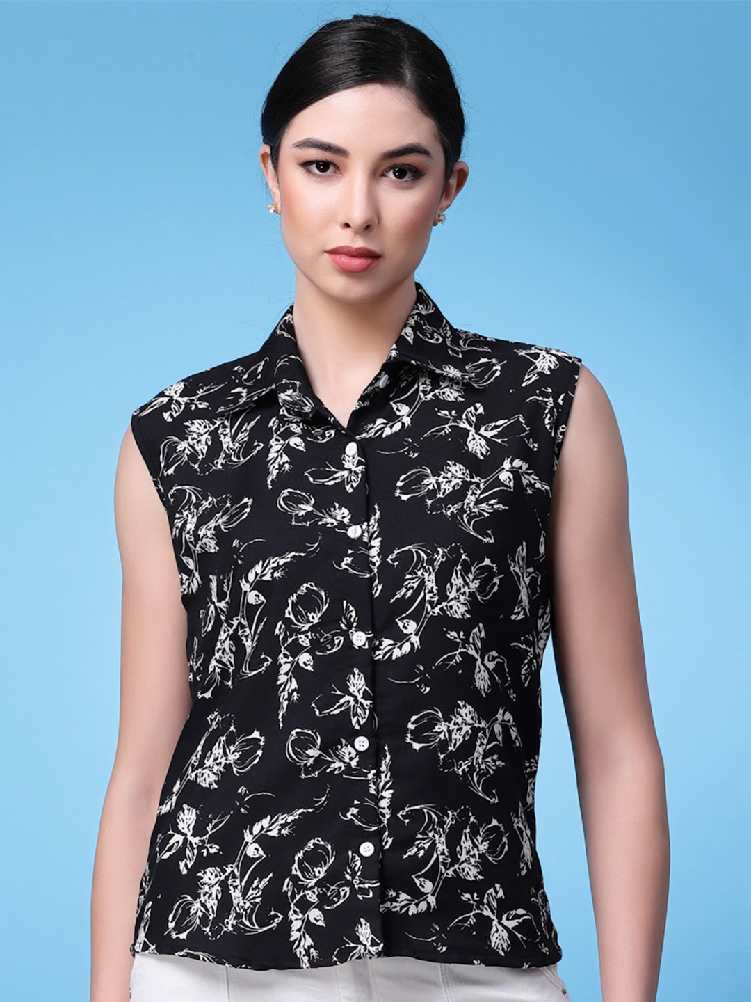 

Oomph! Standard Floral Printed Sleeveless Casual Shirt, Black